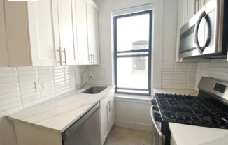 2 beds, 1 bath, 900 sqft, $4,600, Unit 2F