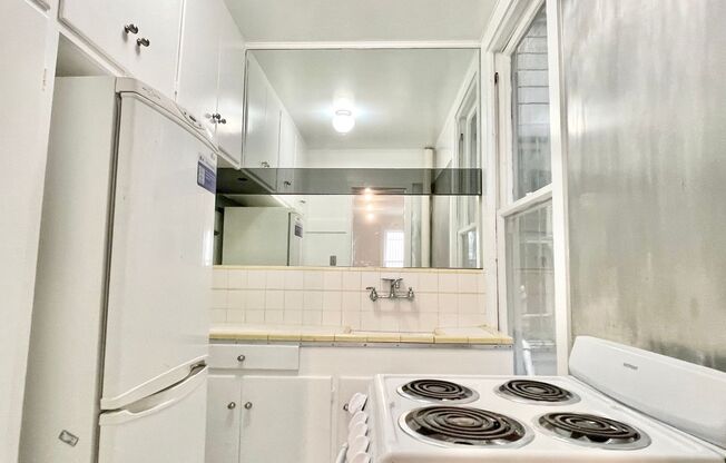 Studio, 1 bath, $1,949, Unit 926 A Taylor Street