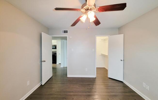 2 beds, 2 baths, 978 sqft, $1,279