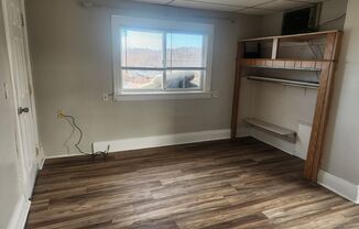 Studio, 1 bath, 500 sqft, $545, Unit #4