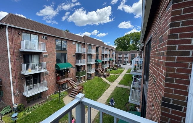 1186 WORCESTER RD