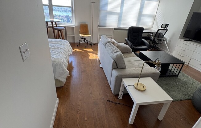 Studio, 1 bath, 605 sqft, $3,000, Unit 26H