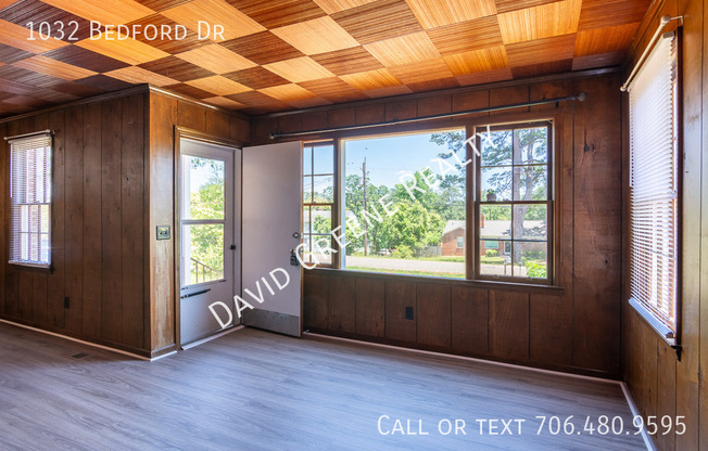 1032 BEDFORD DR
