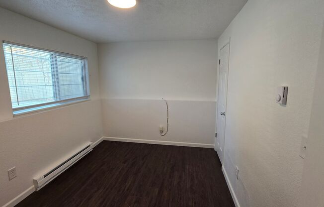 2 beds, 1 bath, $1,050, Unit Apt 3