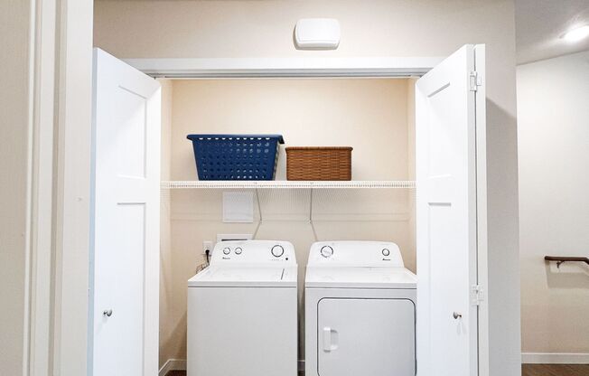 1 bed, 1 bath, 705 sqft, $1,150, Unit AT 715-55