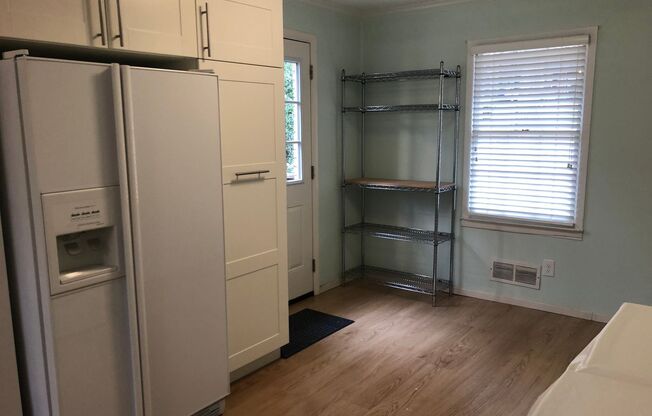 3 beds, 1 bath, $2,200