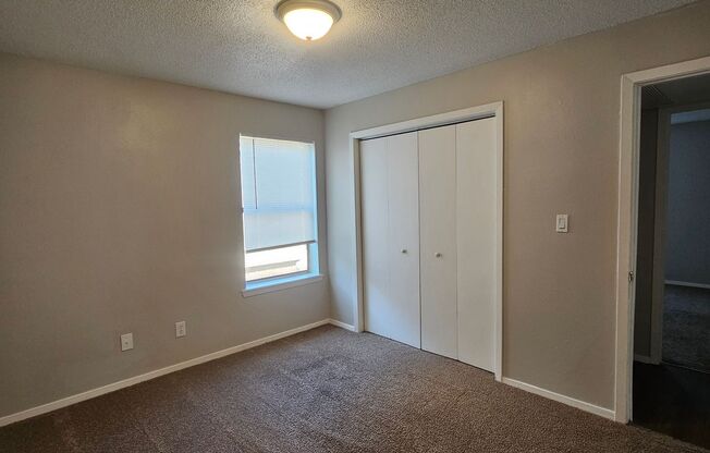 2 beds, 1 bath, 700 sqft, $795, Unit 30306