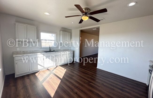 1900 Creechville Rd- Cozy 4 Bedroom, 1 Bathroom Home in Ennis, TX!