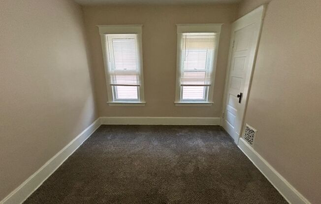 3 beds, 1 bath, 1,200 sqft, $1,800, Unit 1520