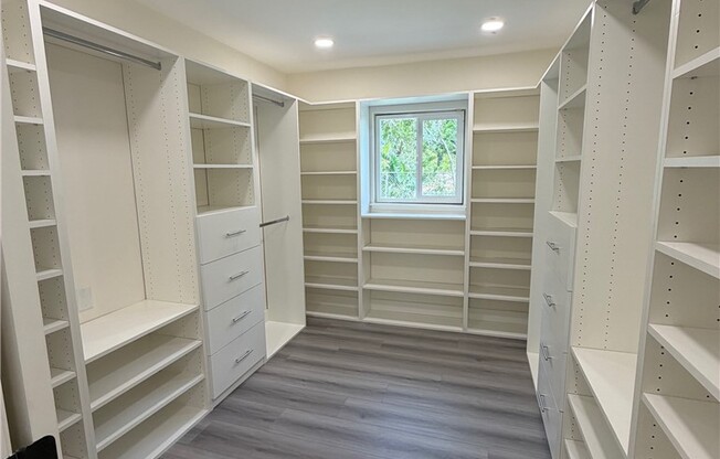 5301 DUBOIS AVE