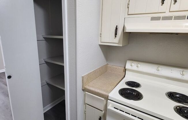 1 bed, 1 bath, 660 sqft, $675, Unit 111 Barton Street #55