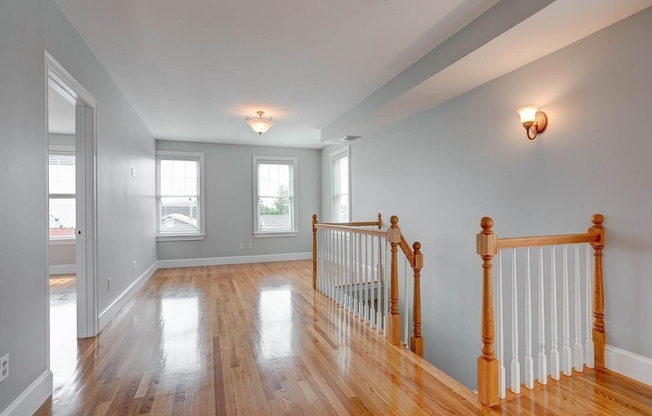 168 W 9 ST