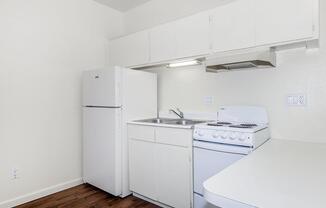 WELL-EQUIPPED KITCHEN