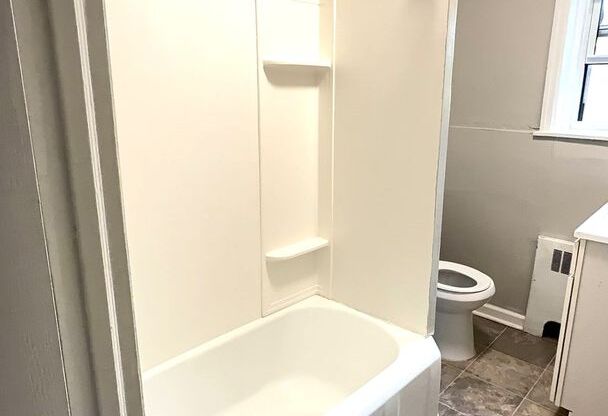 1 bed, 1 bath, 800 sqft, $1,295, Unit Unit 9-D