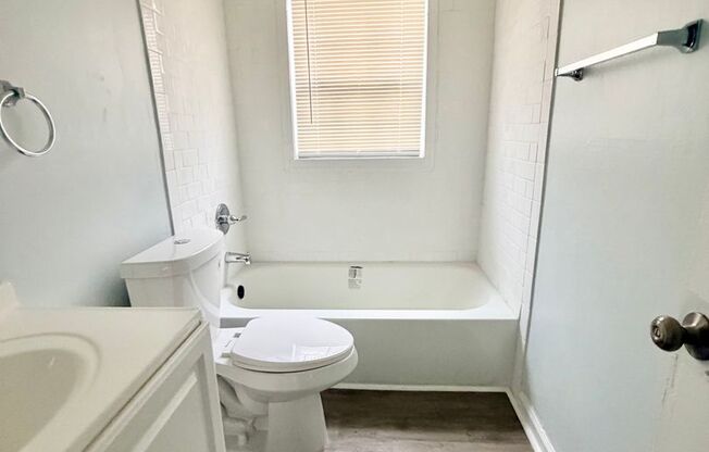 2 beds, 1 bath, $1,395, Unit 3260-08