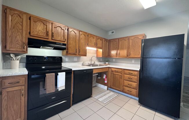 2 beds, 1 bath, 850 sqft, $1,298, Unit Sharp Lane-23