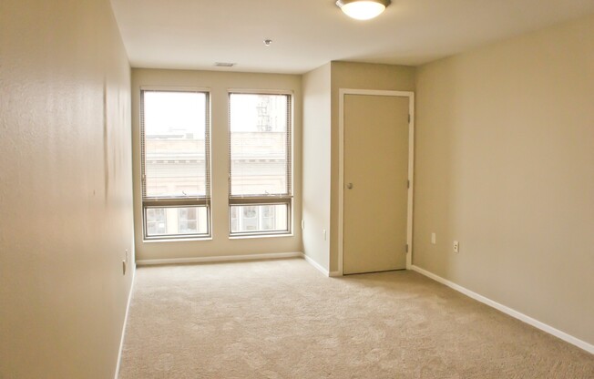 3 beds, 2 baths, 1,257 sqft, $1,475, Unit 523