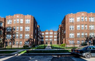 8222 S Ingleside