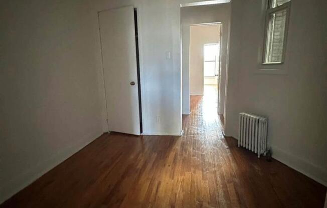 3 beds, 1 bath, 1,000 sqft, $2,200, Unit 2F