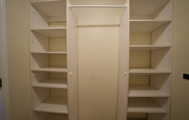 3 beds, 2 baths, 1,156 sqft, $3,800, Unit 41A