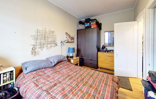 1 bed, 1 bath, 925 sqft, $2,300, Unit 1337 3A
