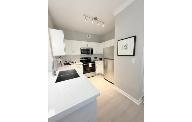 1 bed, 1 bath, 675 sqft, $1,098