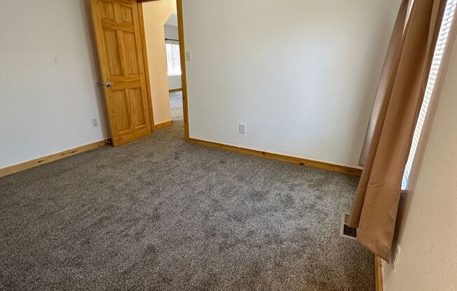 2 beds, 1 bath, $2,000