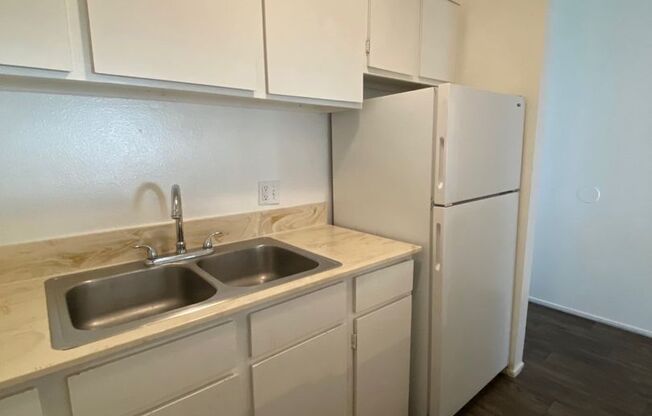 1 bed, 1 bath, 700 sqft, $1,095, Unit 03C