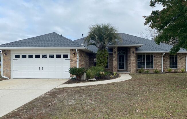 Four bedroom home in Perdido Bay Country Club Estates!