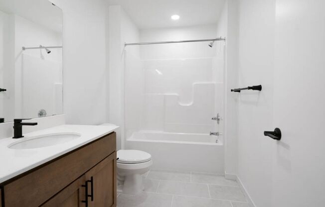 Studio, 1 bath, 427 sqft, $1,275, Unit 210