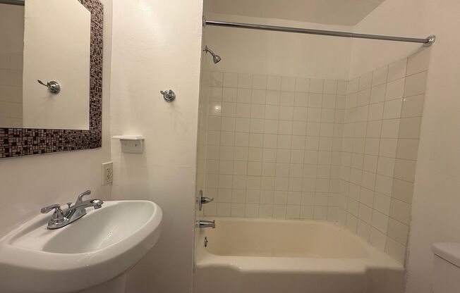 Studio, 1 bath, 400 sqft, $1,450, Unit I105