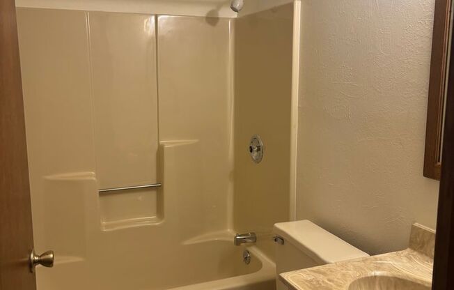 2 beds, 2 baths, 1,029 sqft, $1,229, Unit 1401 029