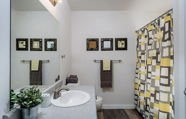 Bathroom | Apartments in Bend OR | Sienna Pointe