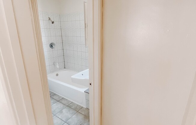 Studio, 1 bath, 300 sqft, $1,425, Unit #2431