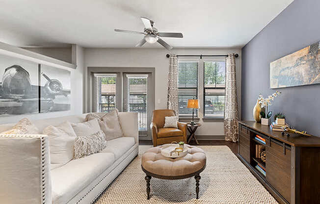 StoneLedge Apartments - Spacious living rooms - Grapevine ISD Apartments