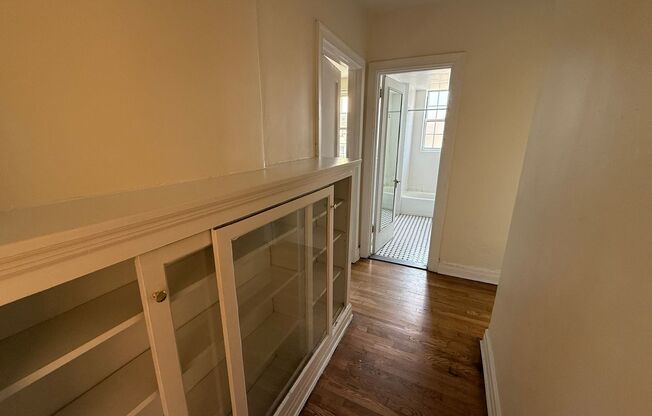 2 beds, 2 baths, 1,303 sqft, $2,200, Unit New King Edward  401