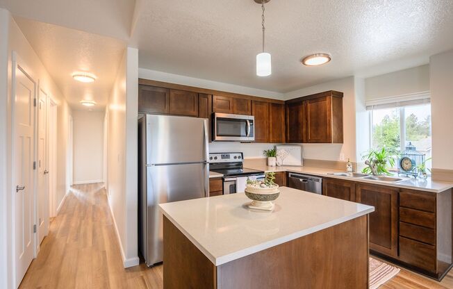 3 beds, 2 baths, 1,044 sqft, $1,850, Unit 215