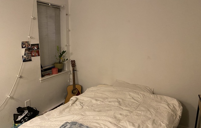 4 beds, 1 bath, $6,600, Unit 1