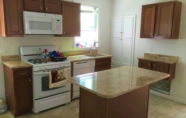 Providence/Smith Hill – Two bed First Floor $1,550