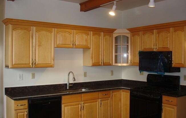 11 PLEASANT ST