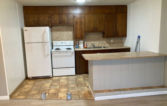 1 bed, 1 bath, $825, Unit Unit 2