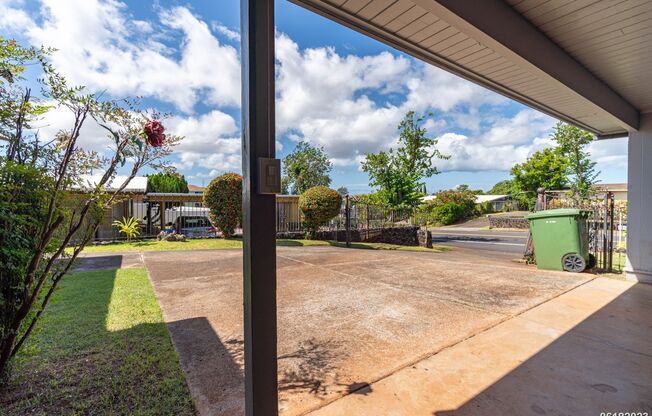 Fully Renovated 3BR/2BA/2Car Garage in Pearl City.