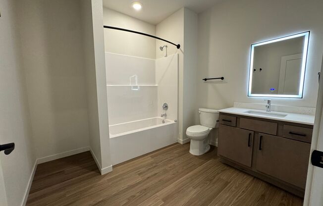 1 bed, 1 bath, 688 sqft, $1,295, Unit 1621-530