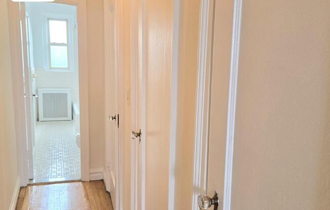 1 bed, 1 bath, $2,700, Unit 51C