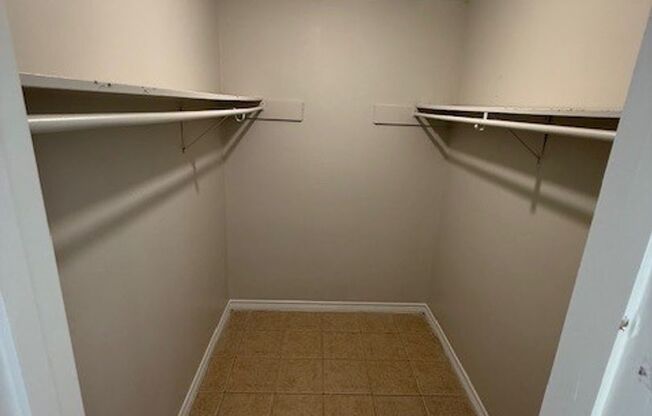 3 beds, 2 baths, 1,256 sqft, $1,500, Unit 09-0907 W/D