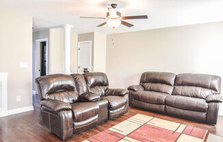 3 beds, 2.5 baths, $1,900