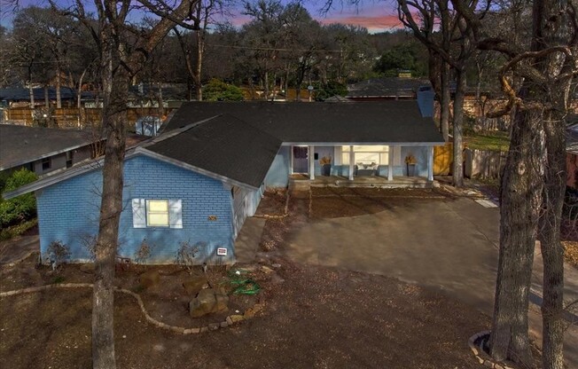 934 SYLVANIA DR