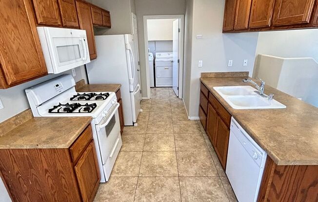 Charming 3 Bed/3Bath, 2-Story Home nestled in this beautiful Henderson Community close to the Galleria Mall and Cowabunga Bay Water Park!