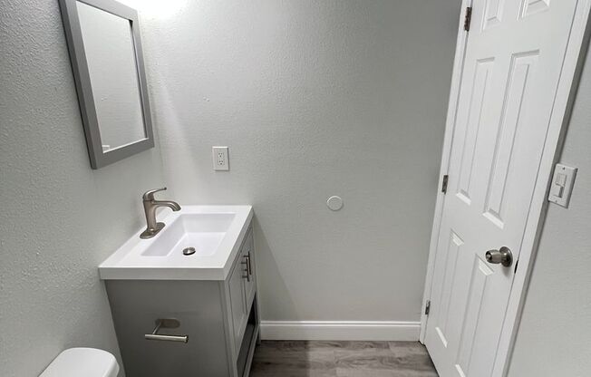 2 beds, 1.5 baths, 800 sqft, $1,795, Unit 124