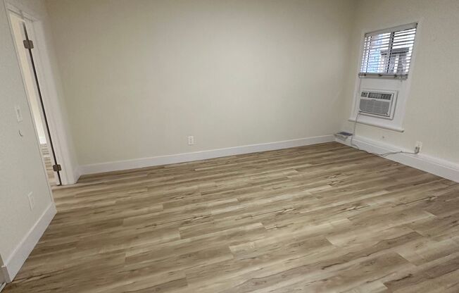 Modern & Stylish 2-Bedroom Apartment... Great Location!